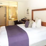 מלון Waldhotel 5*
